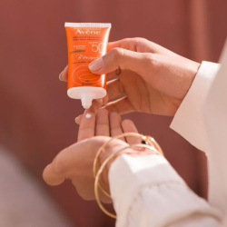 Avene B-Protect SPF50+ Ton Eşitlemeye Yardımcı Renkli Yüz Güneş Kremi 30 ml - 8