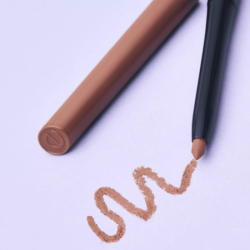 Essence 8H Matte Comfort Lipliner - 01 Cinnamon Spice 0,3 gr - 5