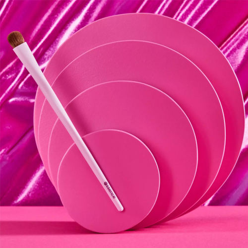 Essence Eyeshadow Brush - 01 Throwing A Little Shade - 3