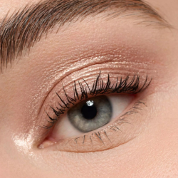 Essence Mono Eyeshadow Pearly 2 gr - 02 Silky Taupe - 4