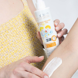Mineaderm UV Protection & Hydration Kids Spray SPF50+ 200 ML - 2