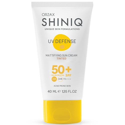 Shiniq UV Defense Matlaştırıcı Renkli Güneş Koruyucu SPF50 + 40 ml - Shiniq