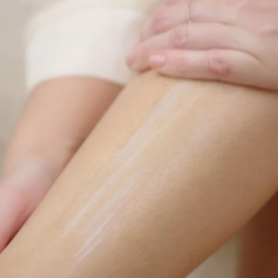 Topicrem Mela Aydınlatıcı ve Ultra Nemlendirici Vücut Sütü 500 ml - 3