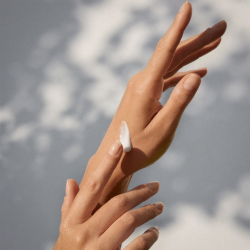 Yves Rocher Nemlendirici ve Besleyici El ve Tırnak Bakım Kremi 75 ml - 9